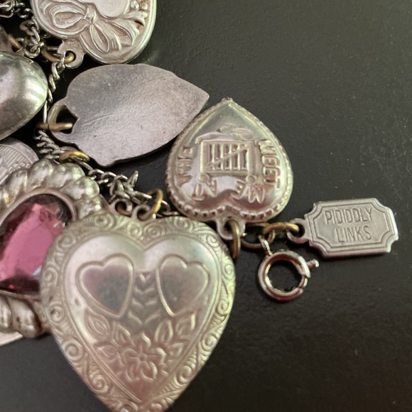 PIDIDDLY LINKS HEART CHARMS BRACELET - Picture 3 of 5